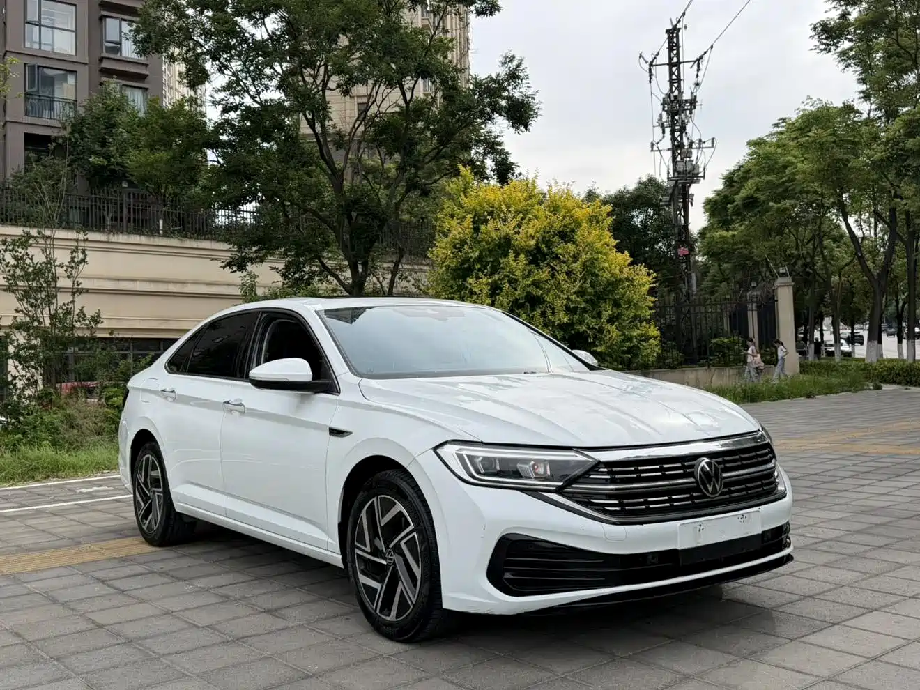 Volkswagen Sagitar 2023 300TSI DSG Surpassing Edition фото 3