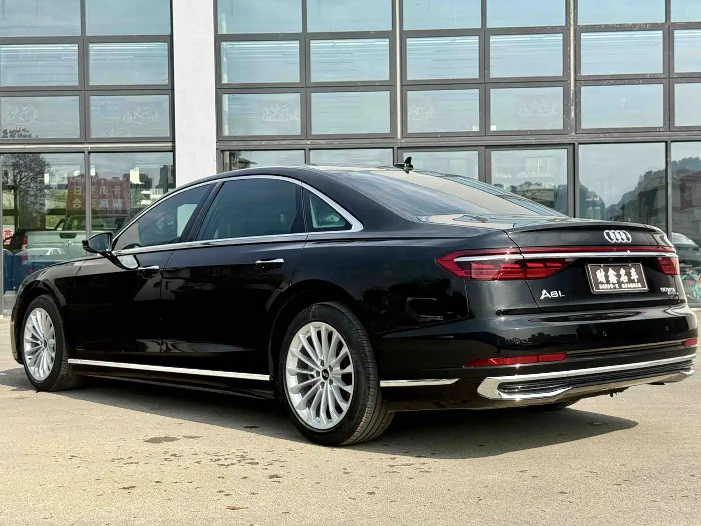 Audi A8 2023 A8L 45 TFSI quattro Luxury фото 16