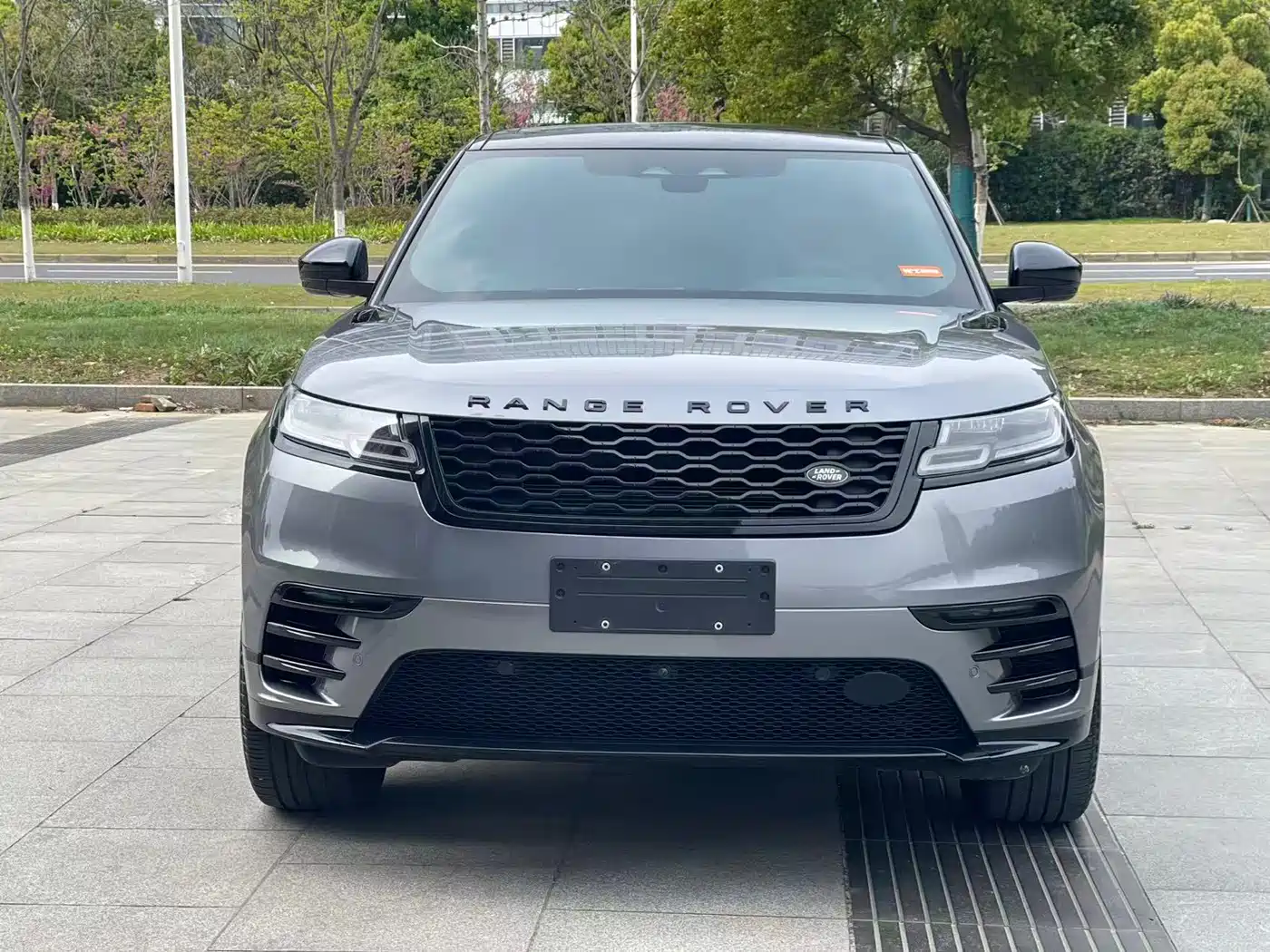 Land Rover Range Rover Velar 2022 250PS Golden Collector's Edition фото 2