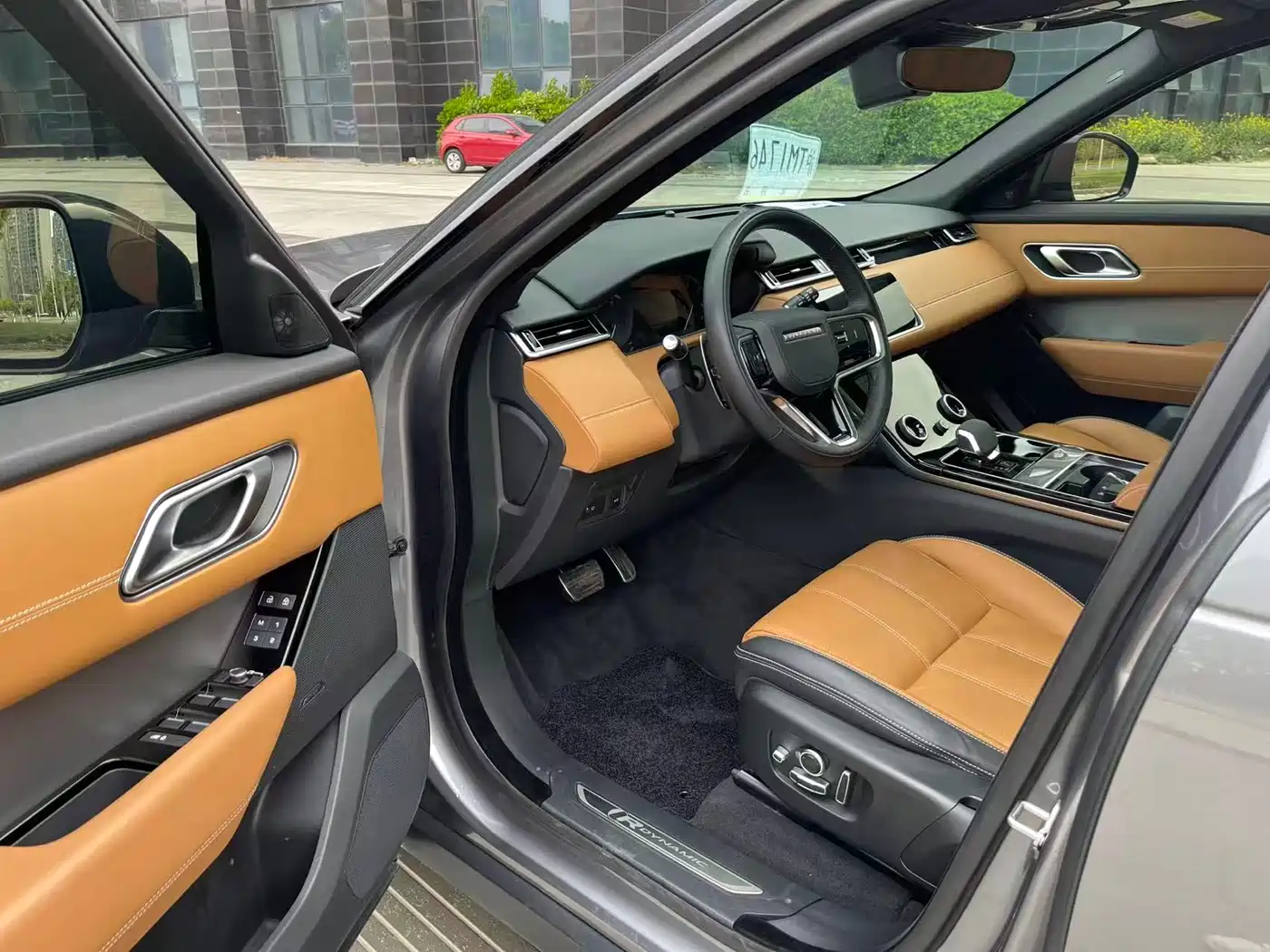 Land Rover Range Rover Velar 2022 250PS Golden Collector's Edition фото 8