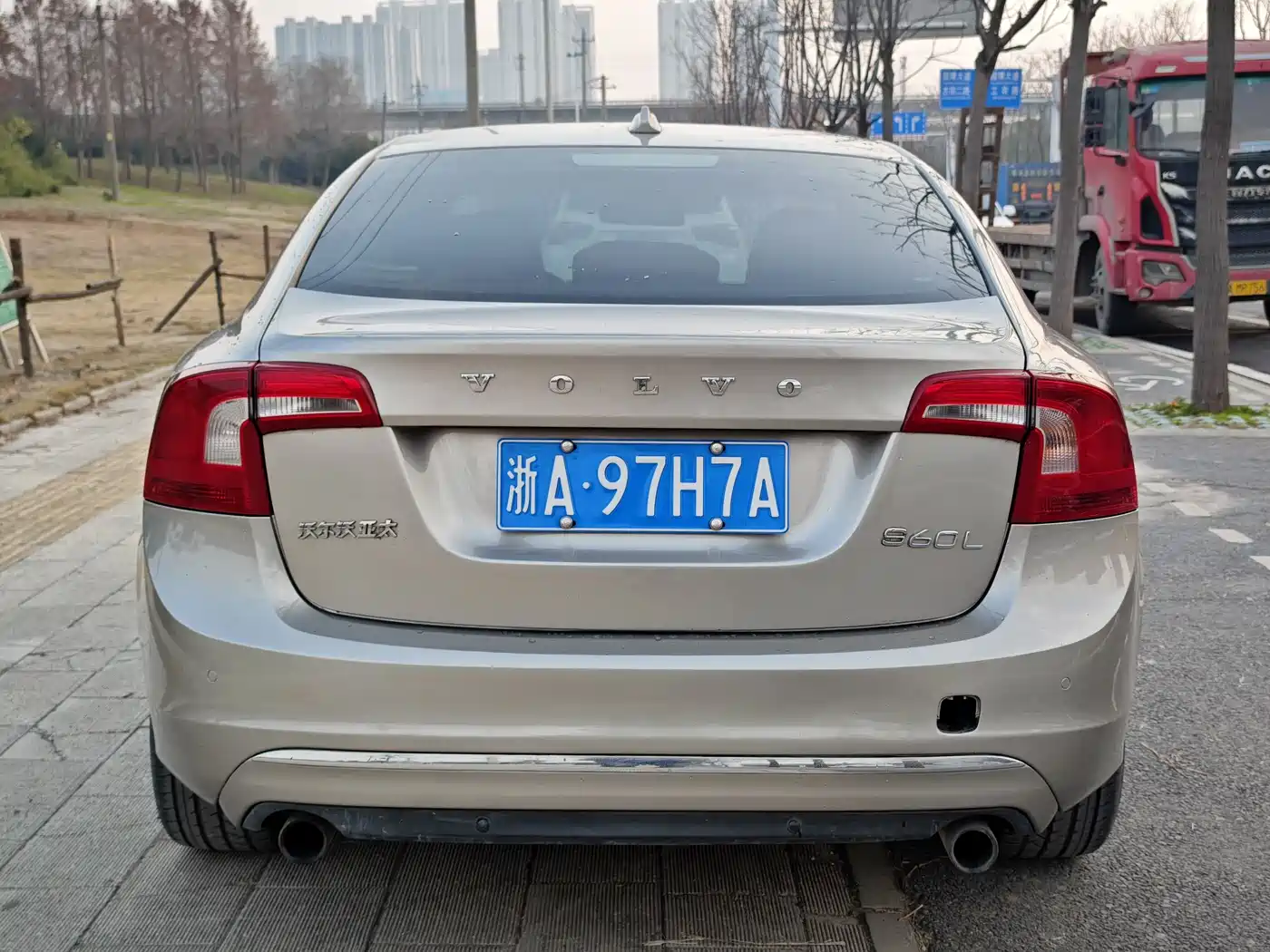 Фото 16 - Volvo S60