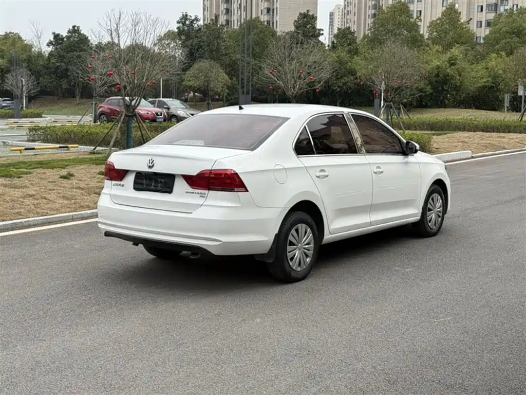 VOLKSWAGEN SANTANA