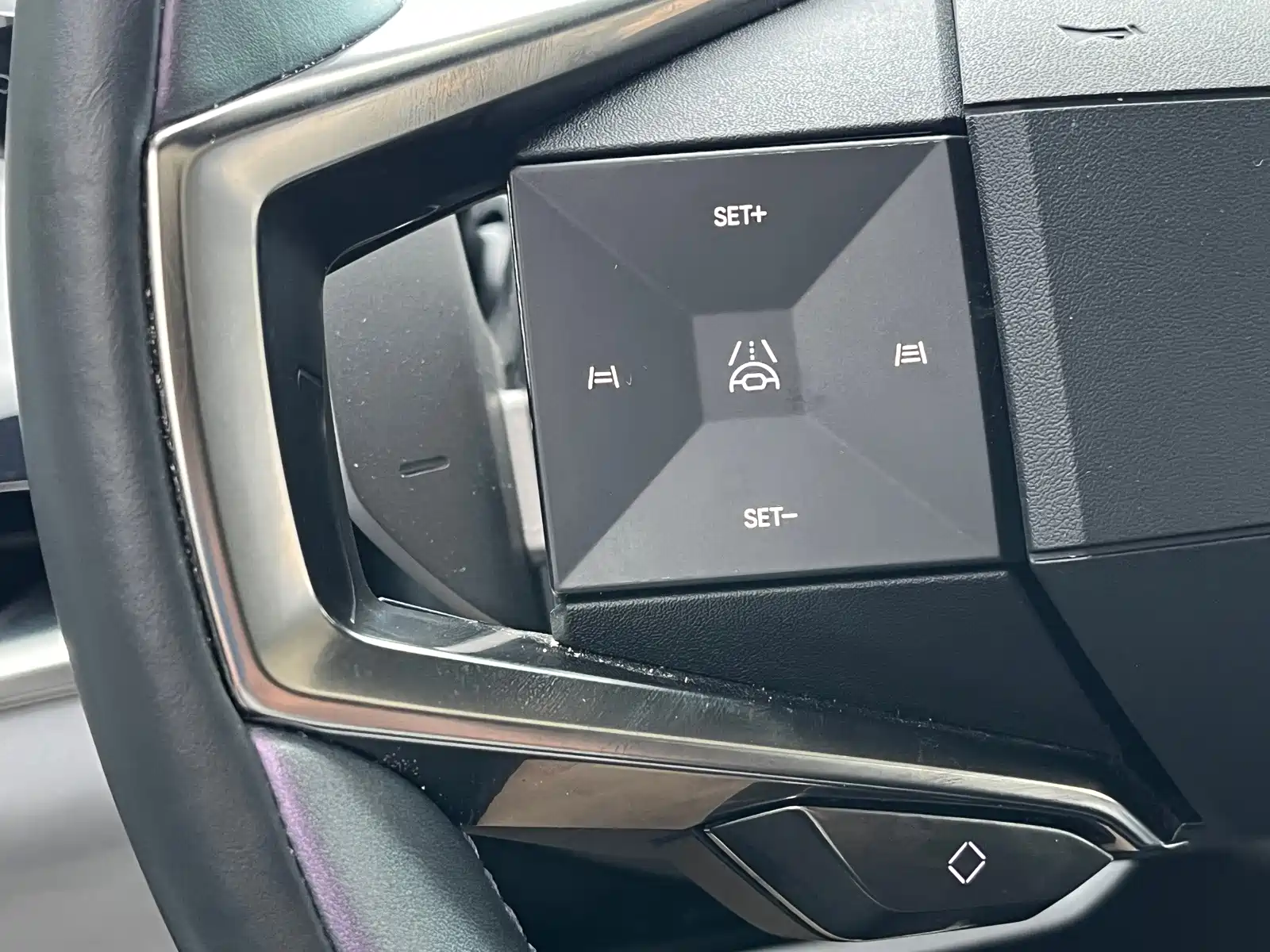 Фото 16 - HiPhi Z