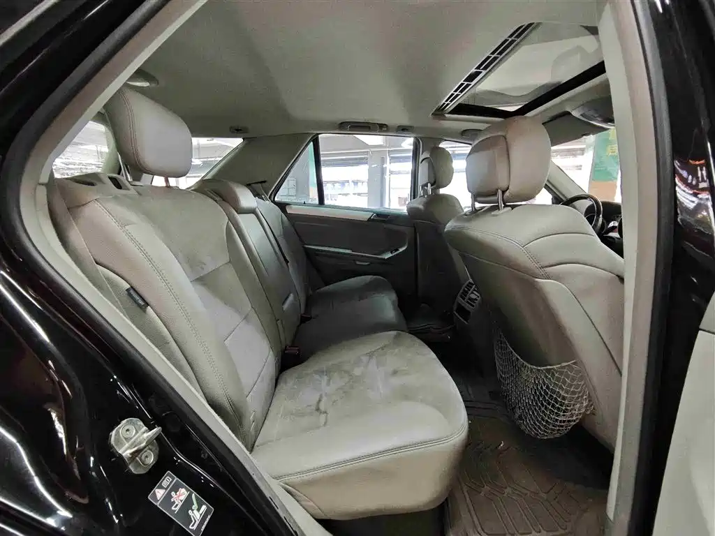 Mercedes-Benz M-Class 2010 ML 350 4MATIC Luxury фото 8