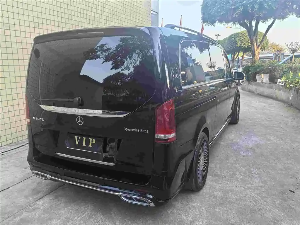 Mercedes-Benz V-Class 2018 V 260 L Premium Long Wheelbase Edition China VI фото 7