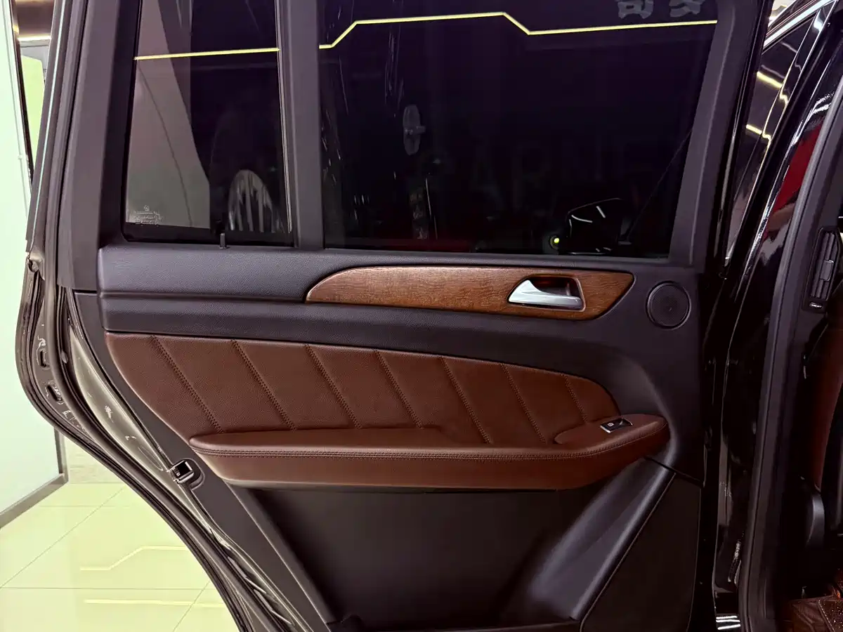 Mercedes-Benz GL-Class 2015 GL 400 4MATIC Luxury фото 38
