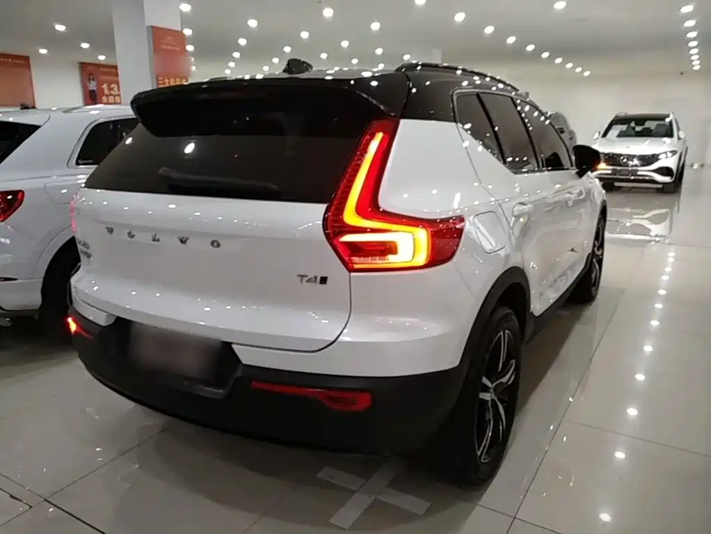 Volvo XC40 2020 2021 T4 AWD Smart Sport Edition