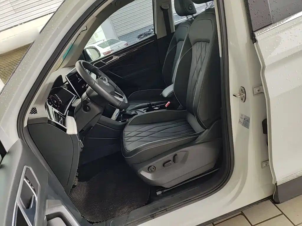 Фото 15 - Volkswagen Tiguan L