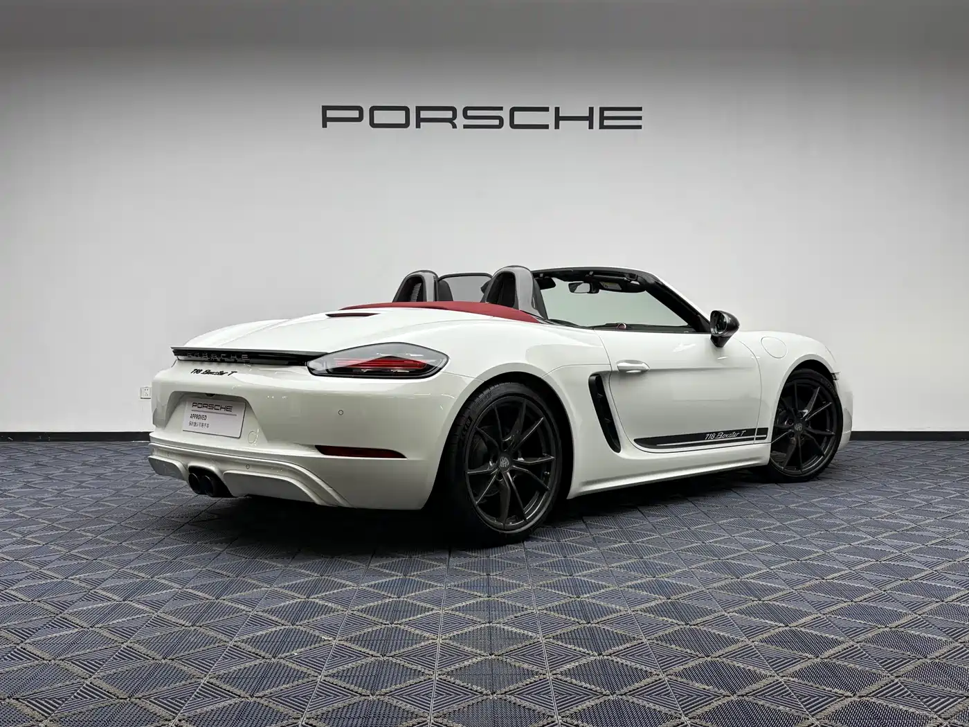 Porsche 718 2019 Boxster T 2.0T фото 2