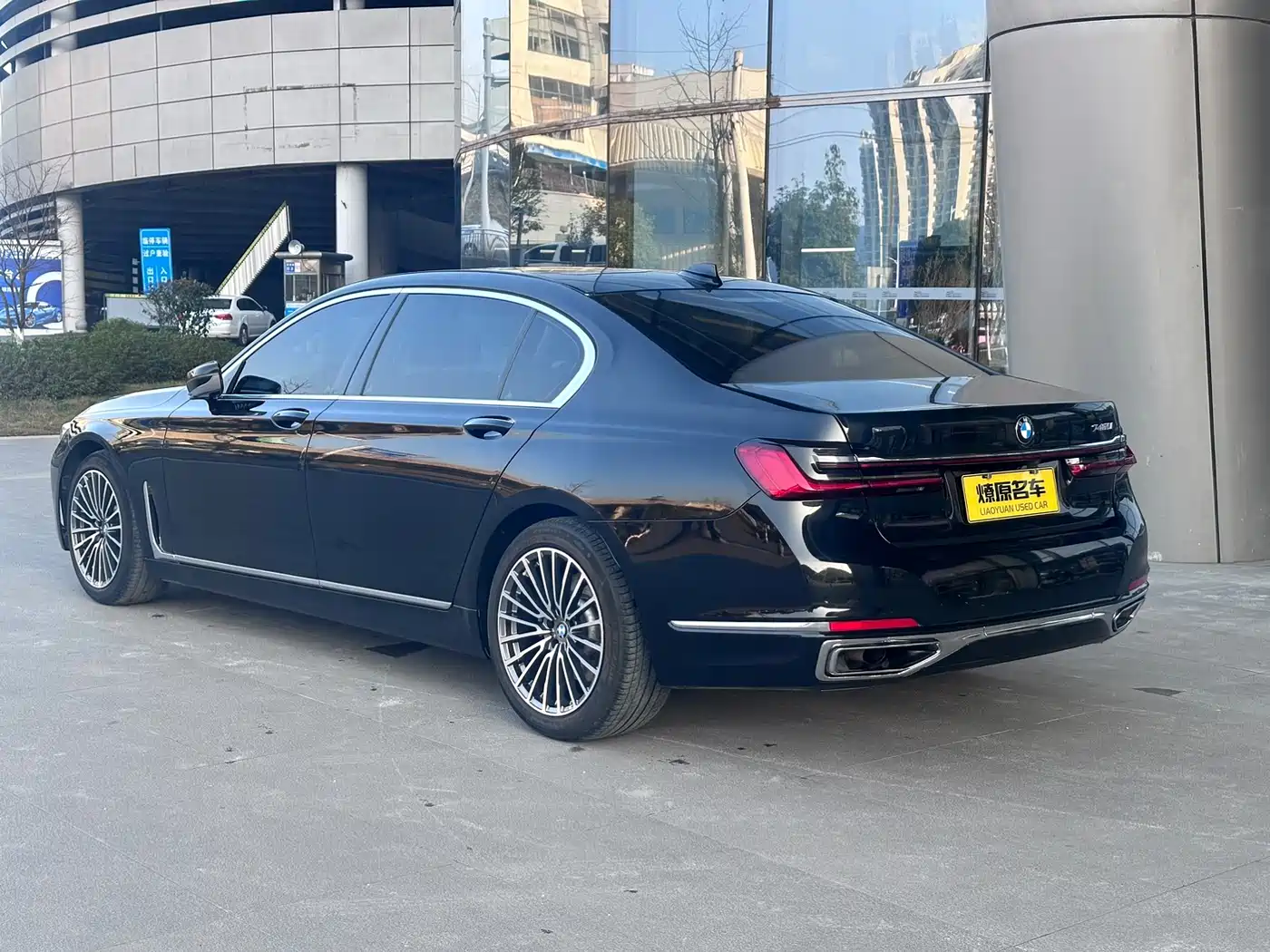 BMW 7 Series 2019 730Li Luxury Package фото 5