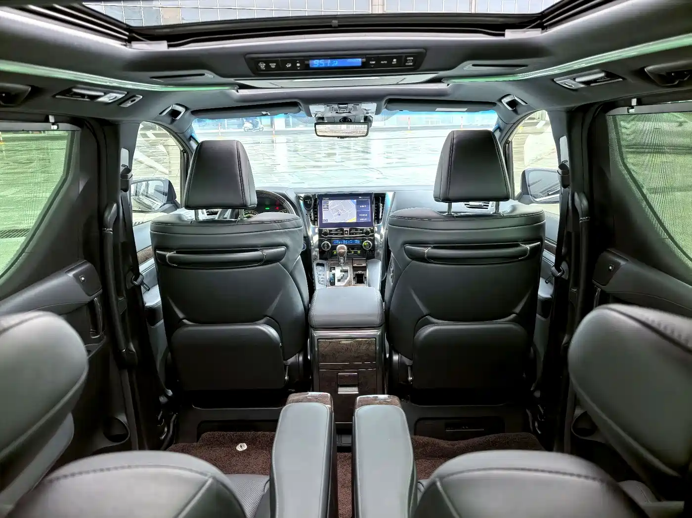 Toyota Alphard 2021 Hybrid 2.5L Premium фото 20