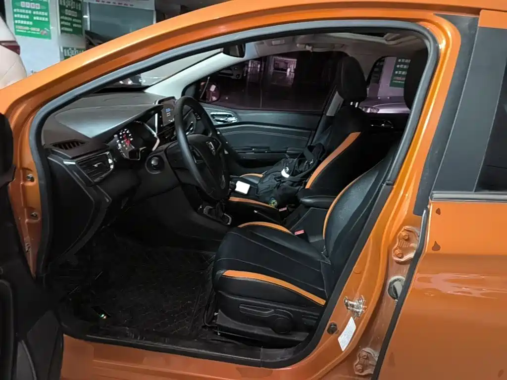 Baojun 310 2017 2017 1.5L Manual Luxury