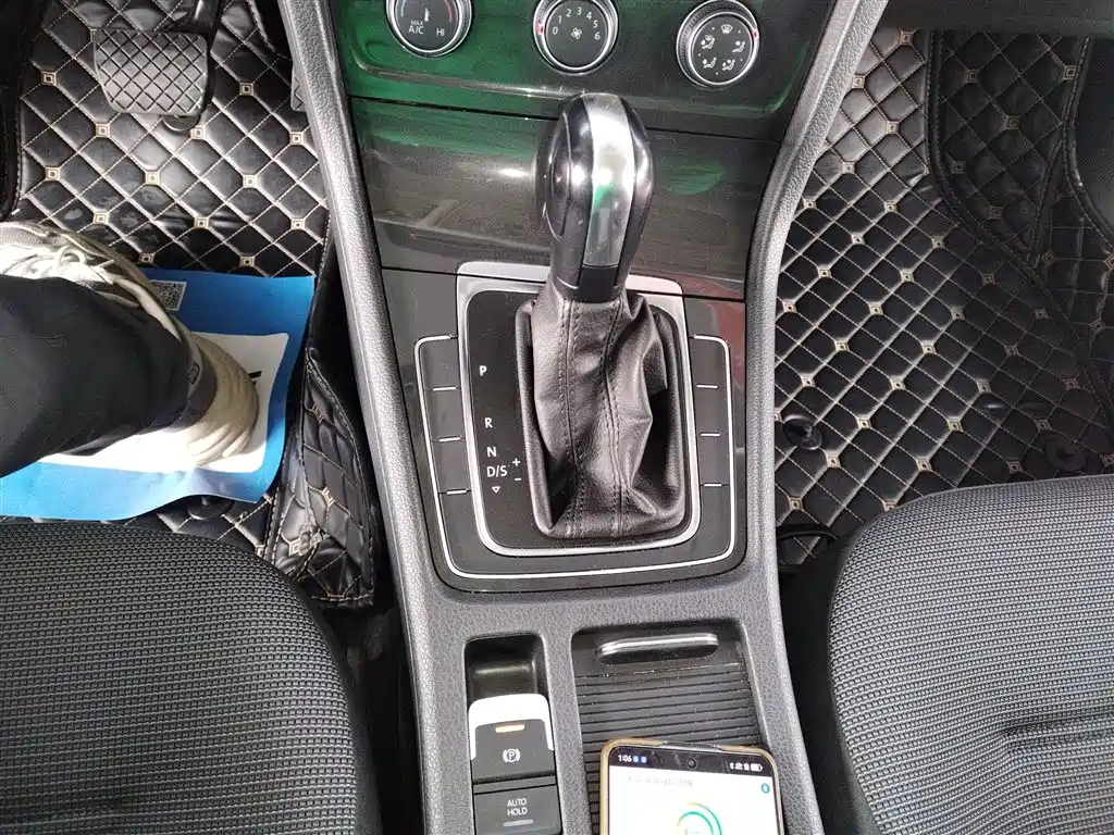 Volkswagen Golf 2018 1.6L Automatic Comfort фото 14