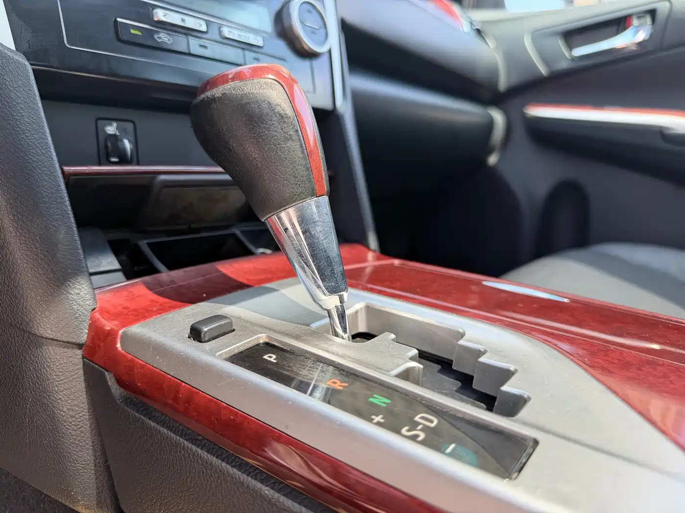 Фото 8 - Toyota Camry