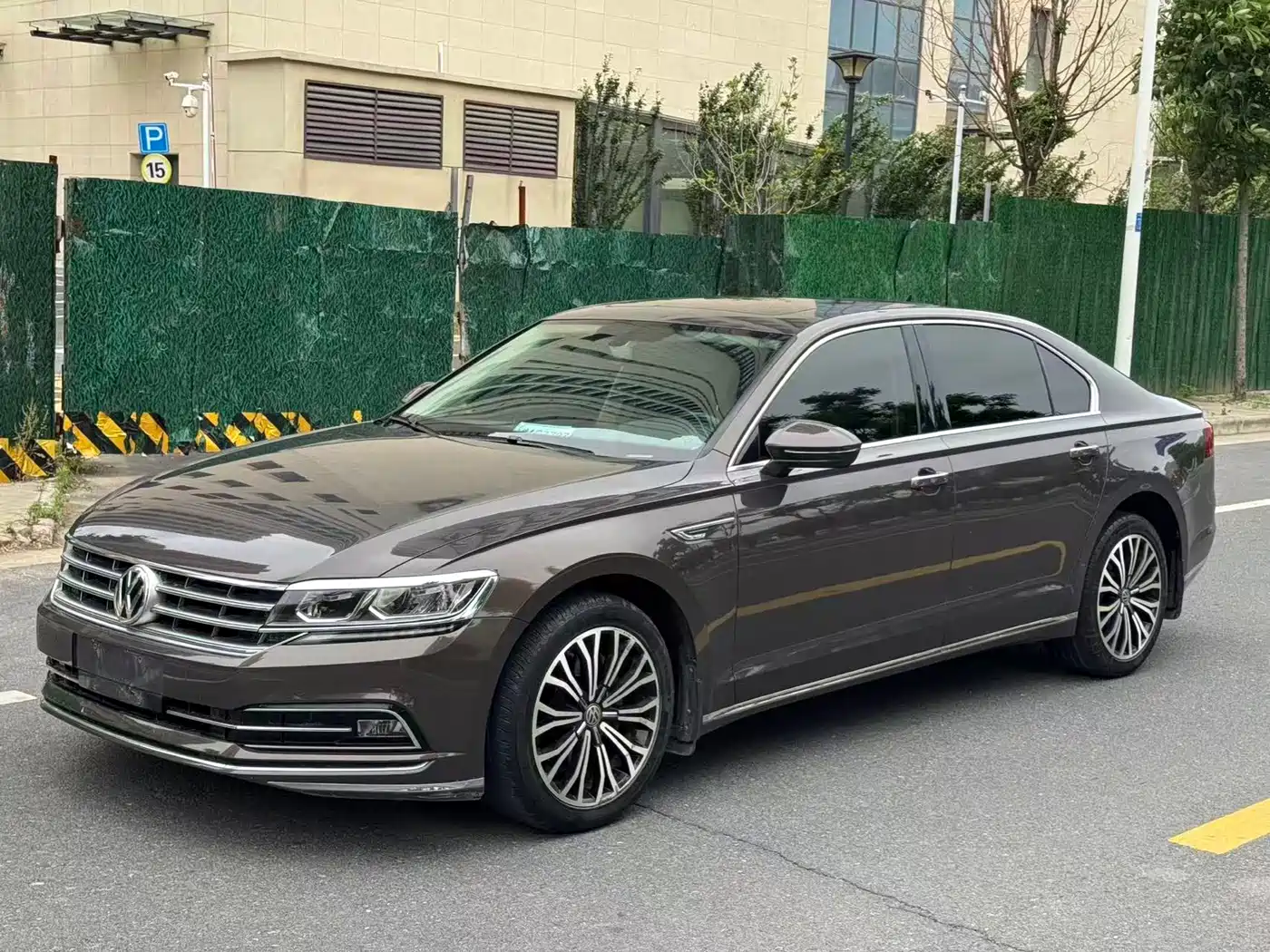 Volkswagen Phideon 2018 Facelift 380TSI FWD Business