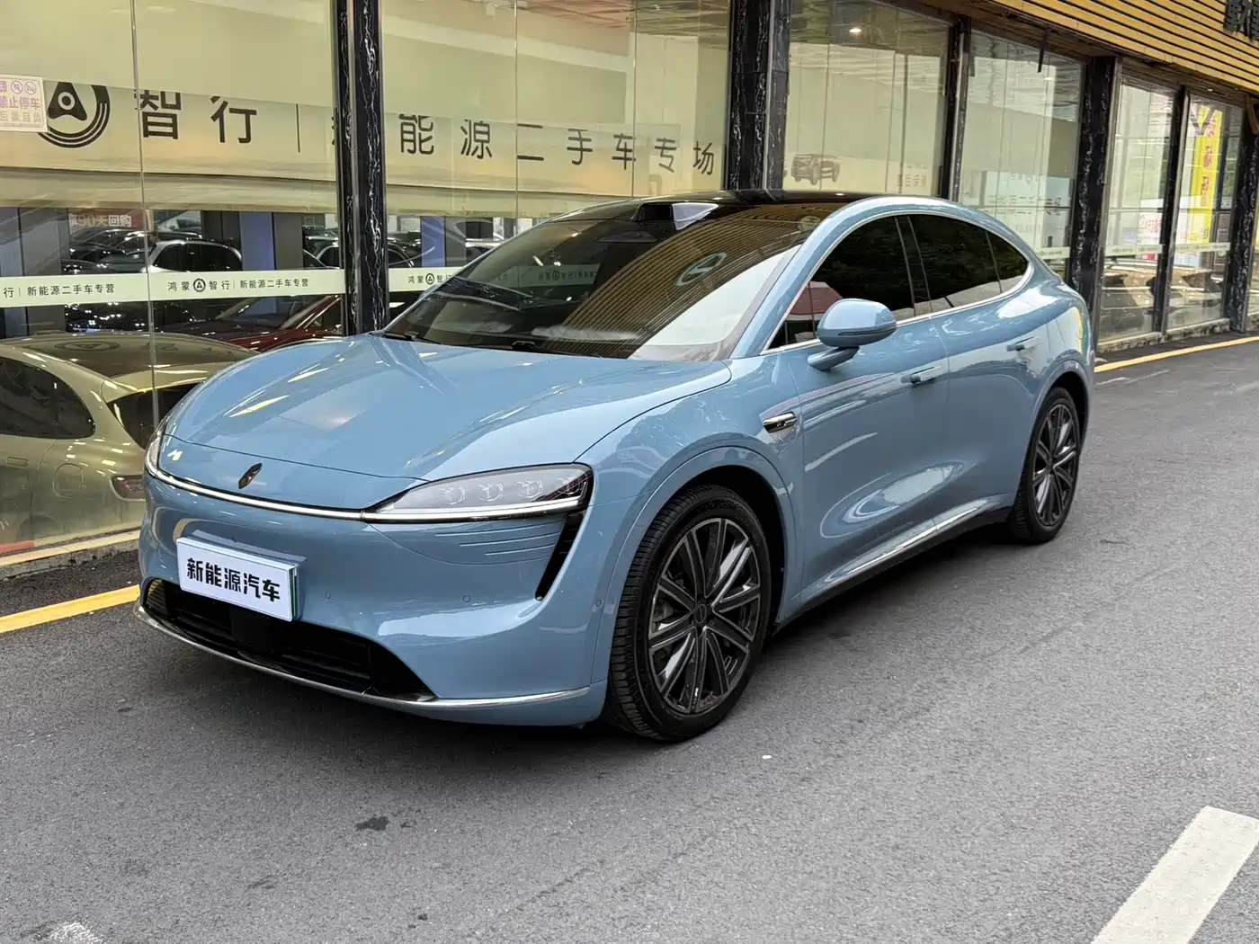 Zhijie Luxeed R7 2025 Extended Range 360km Max