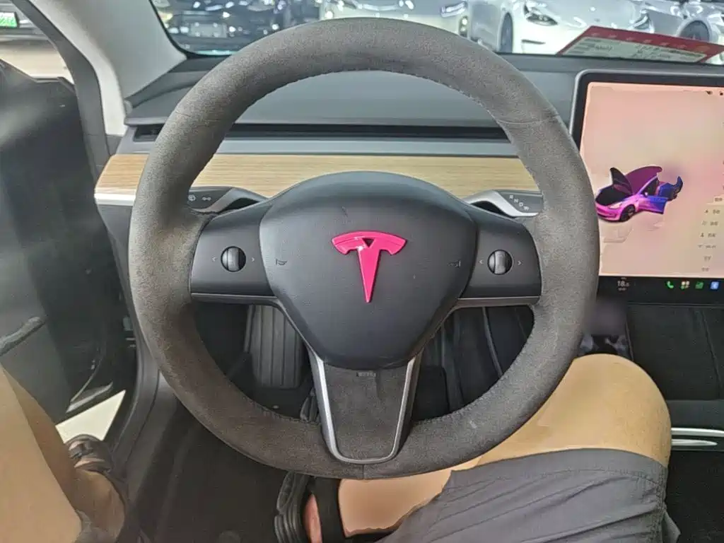 Photo 11 - Tesla Model 3