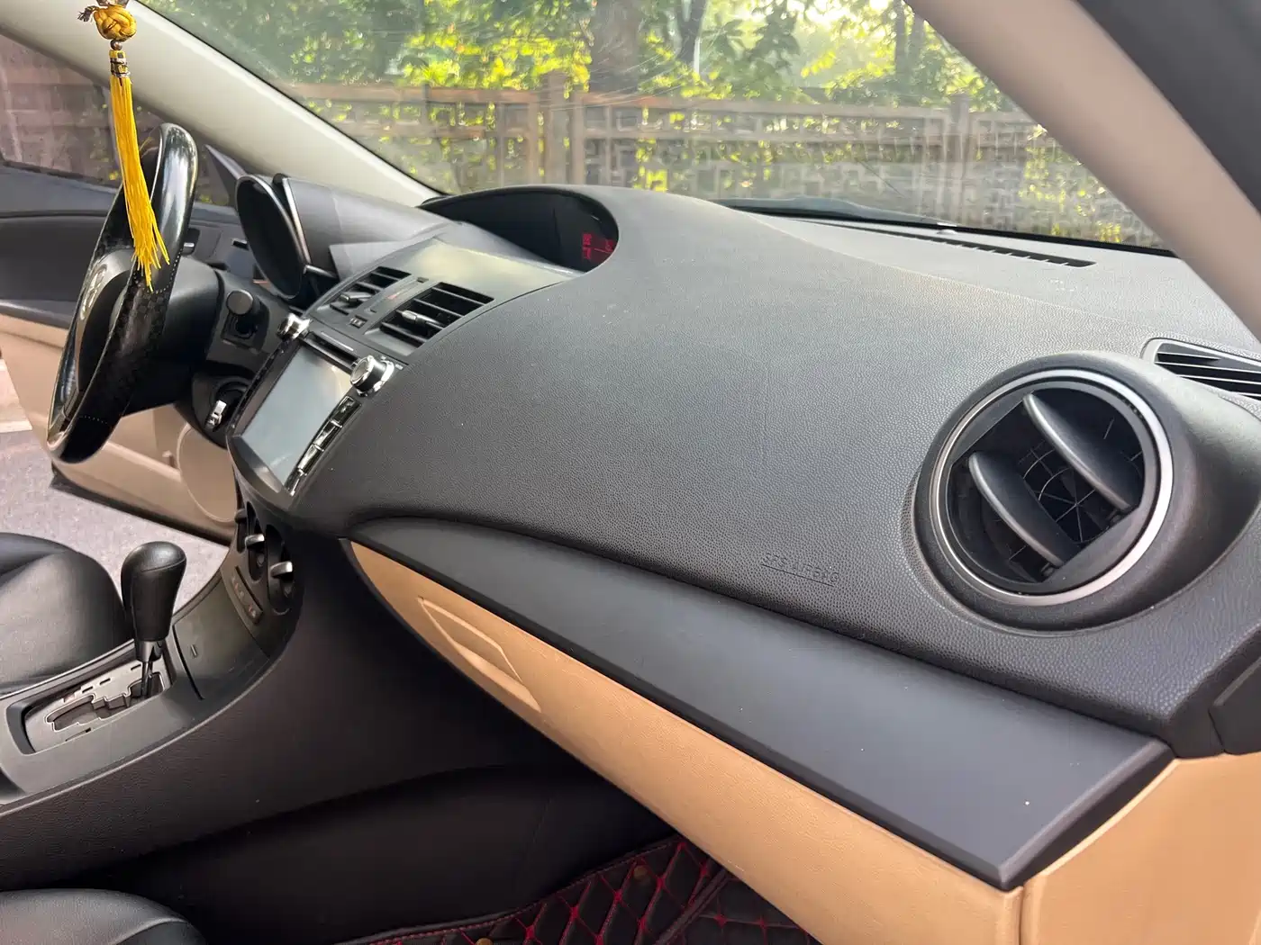 Mazda Mazda3 Axela 2012 2011 Sedan 1.6L Automatic Comfort
