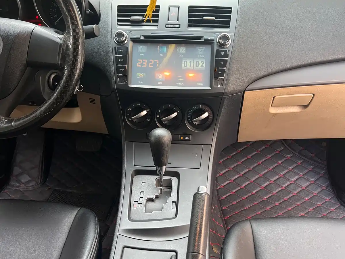 Mazda Mazda3 Axela 2012 2011 Sedan 1.6L Automatic Comfort