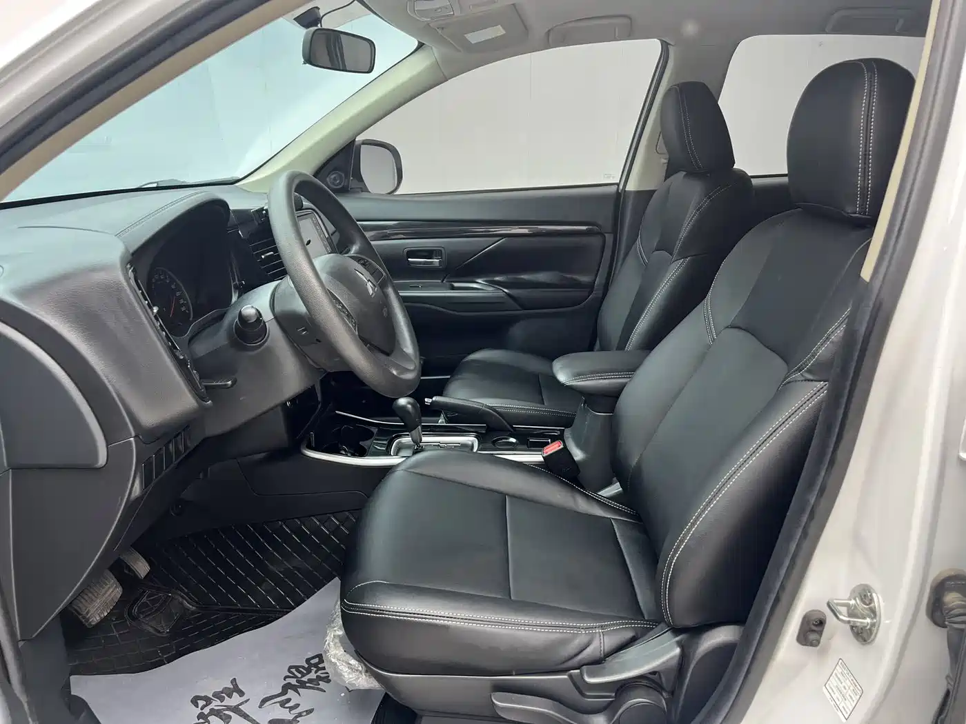 Mitsubishi Outlander 2021 2.0L 2WD Smooth Ride Version 5-Seater фото 7