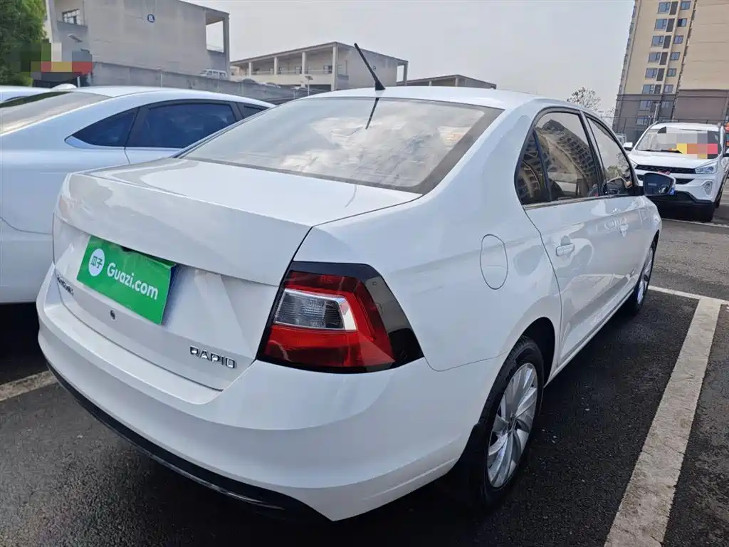 Škoda Rapid 2019 1.5L Manual Comfort Version China VI фото 7