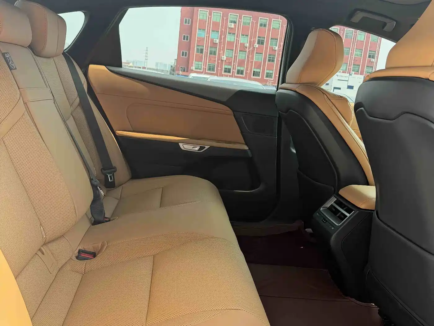 Lexus ES 2026 2025 Model 300h Base Version