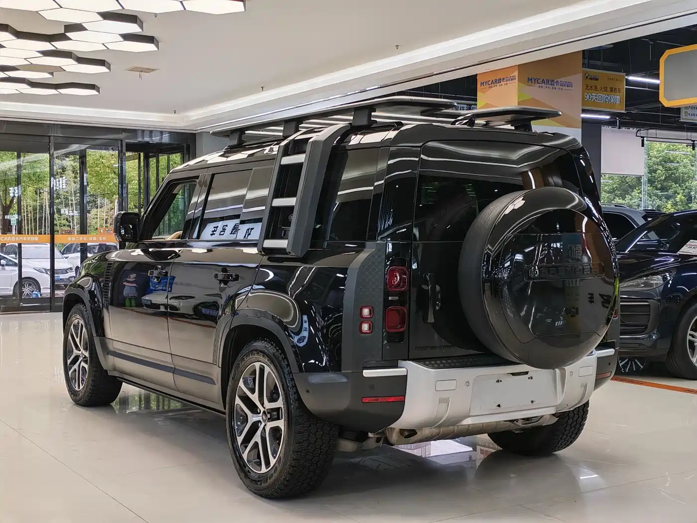 Фото 6 - Land Rover Defender