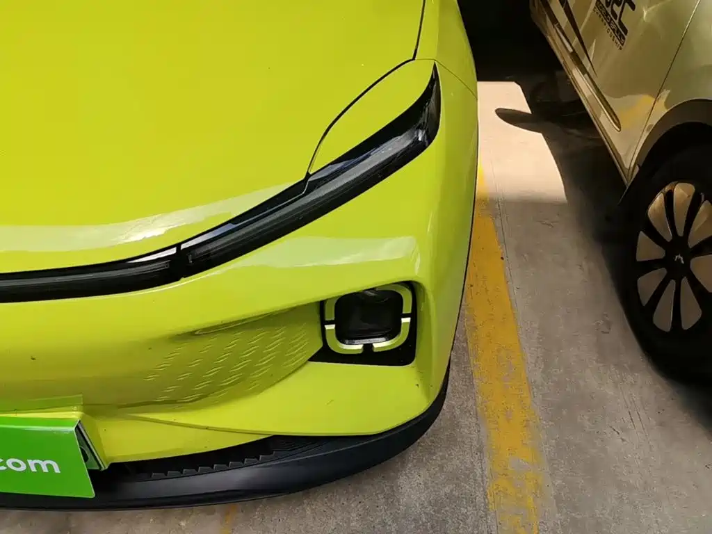 Фото 24 - Geely Geometry E Firefly