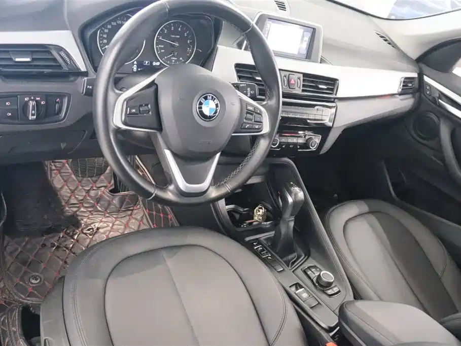 BMW X1 2016 sDrive18Li Premium Model фото 11