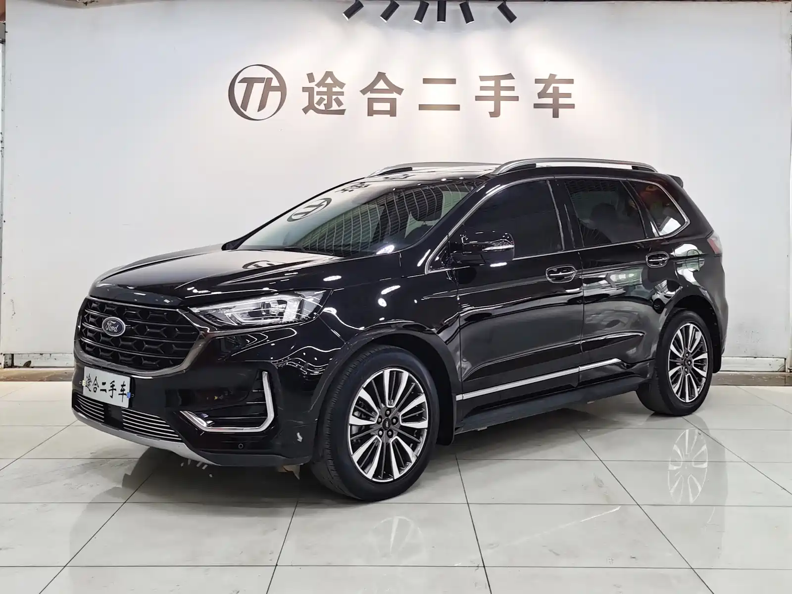 Фото 1 - Ford Edge