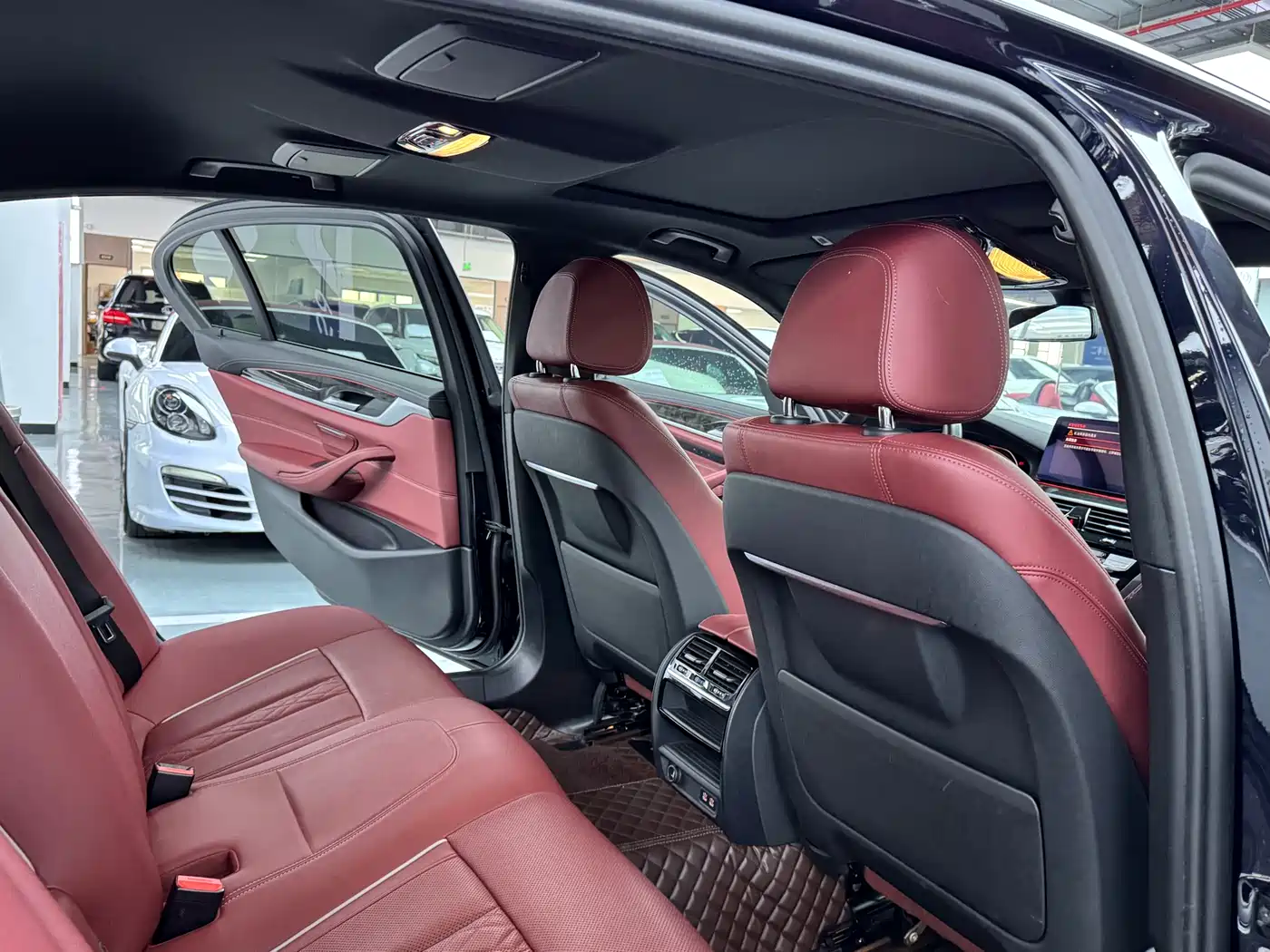 BMW 5 Series 2021 525Li M Sport Package фото 15