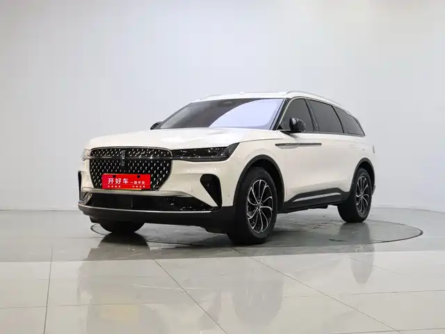 Lincoln Nautilus 2.0T, Полный привод, Эксклюзив