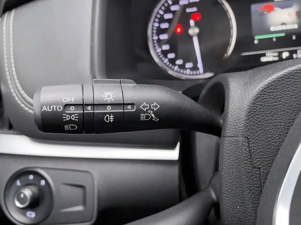 Фото 21 - Roewe i6
