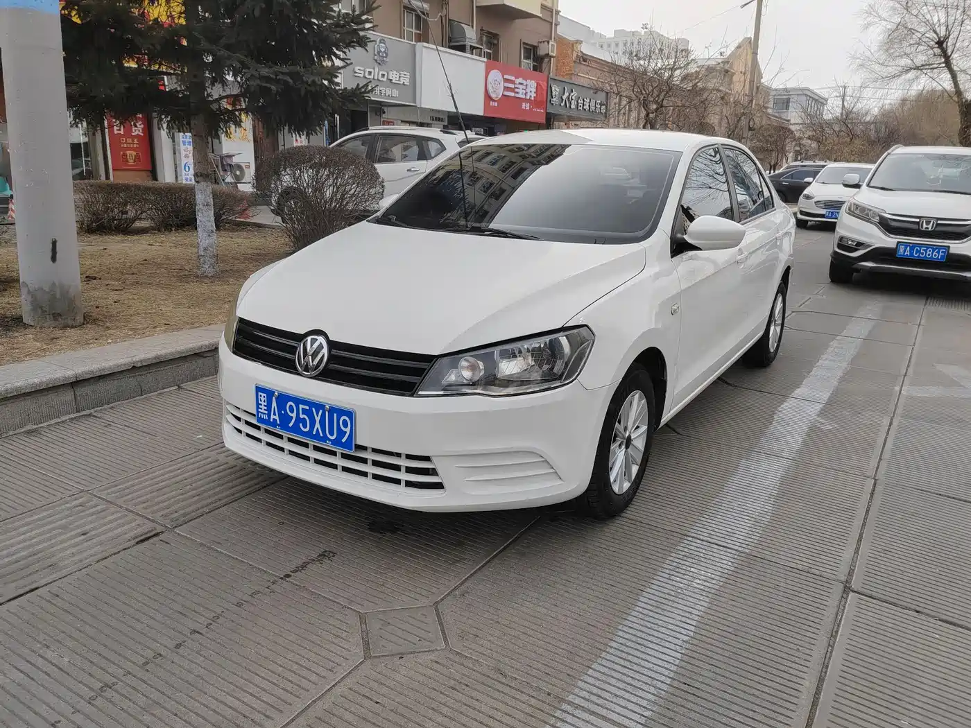 Volkswagen Jetta 2015 1.6L Manual Comfort фото 2