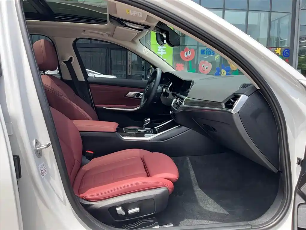 BMW 3 Series 2021 325Li M Sport Package фото 9