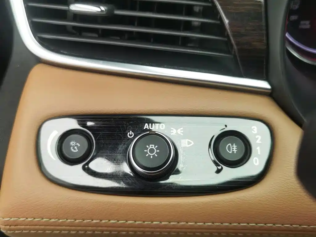 Buick LaCrosse 2018 Model 28T Elite Edition фото 21
