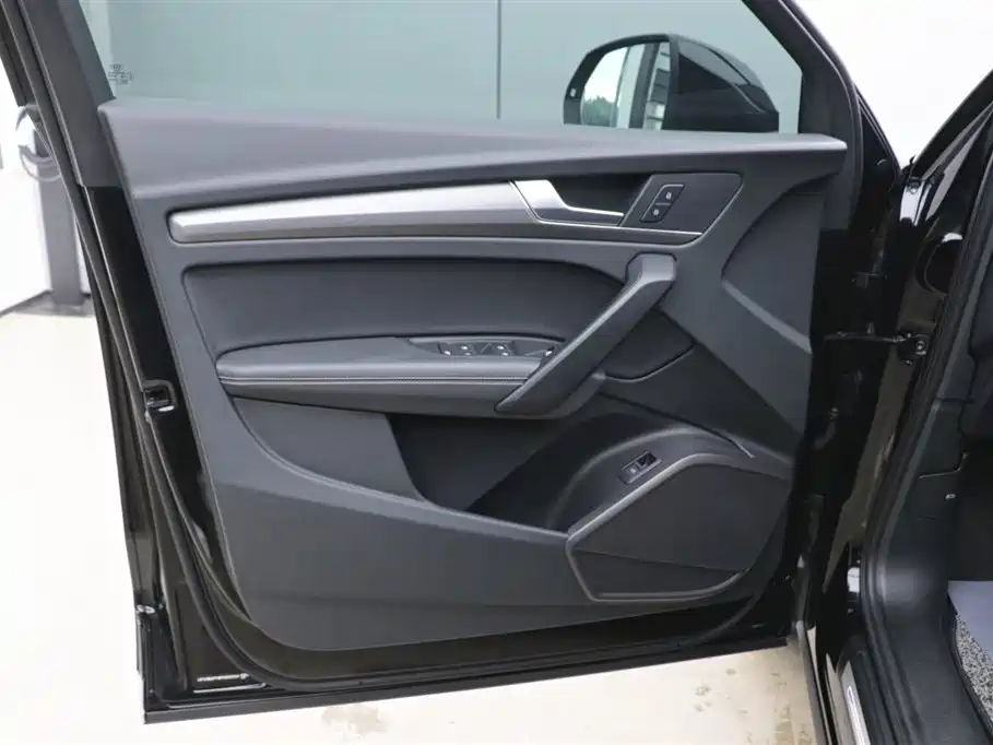 Audi Q5L 2022 Facelift 40T Luxury Dynamic фото 10