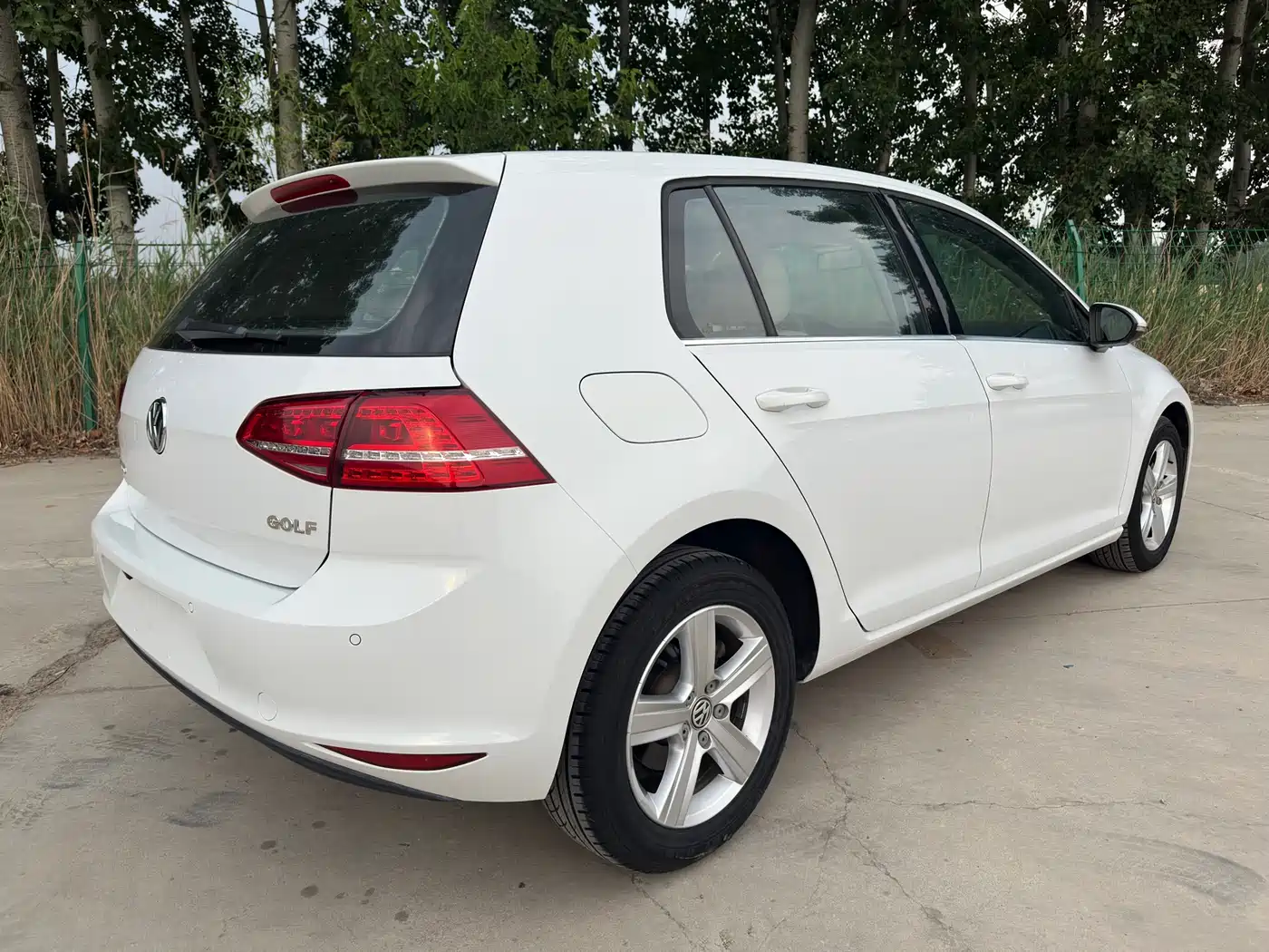 Volkswagen Golf 2014 1.6L Automatic Comfort фото 18