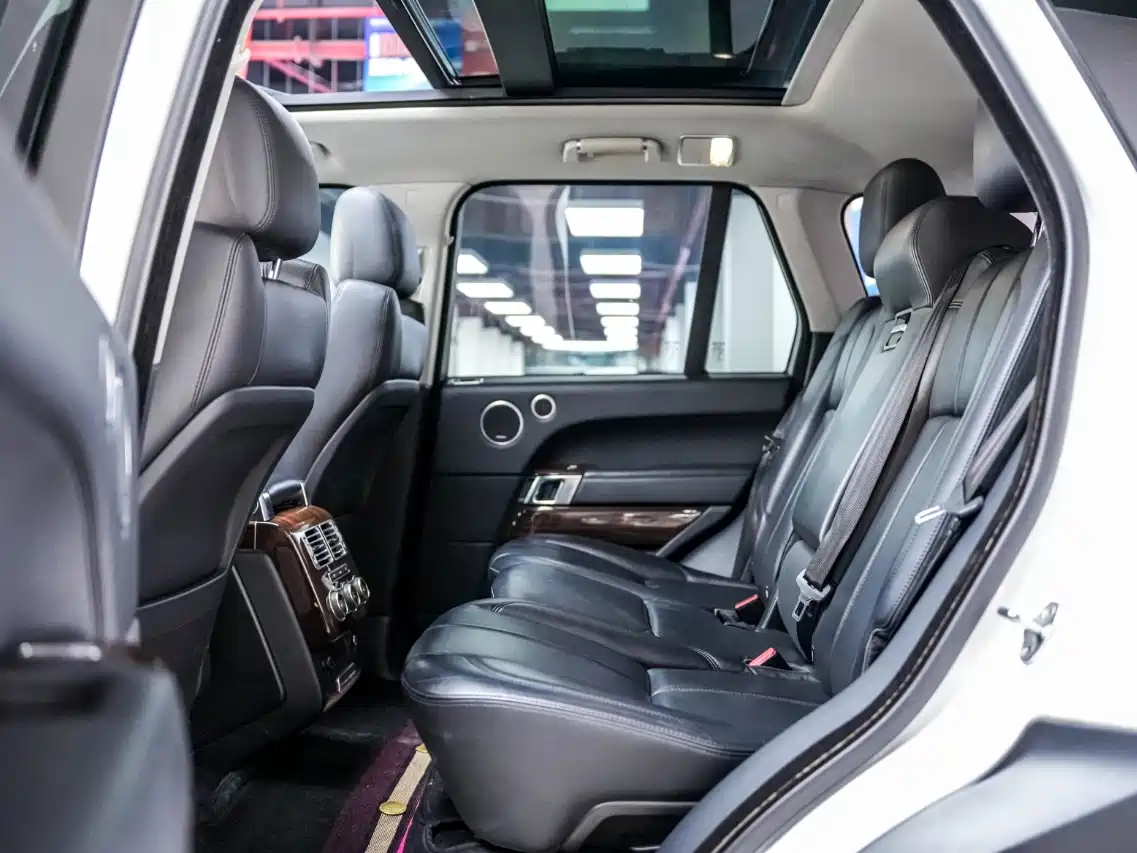Land Rover Range Rover 2015 3.0 TDV6 Vogue фото 4
