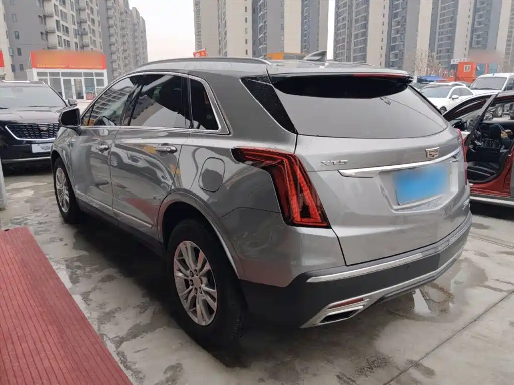 CADILLAC XT5