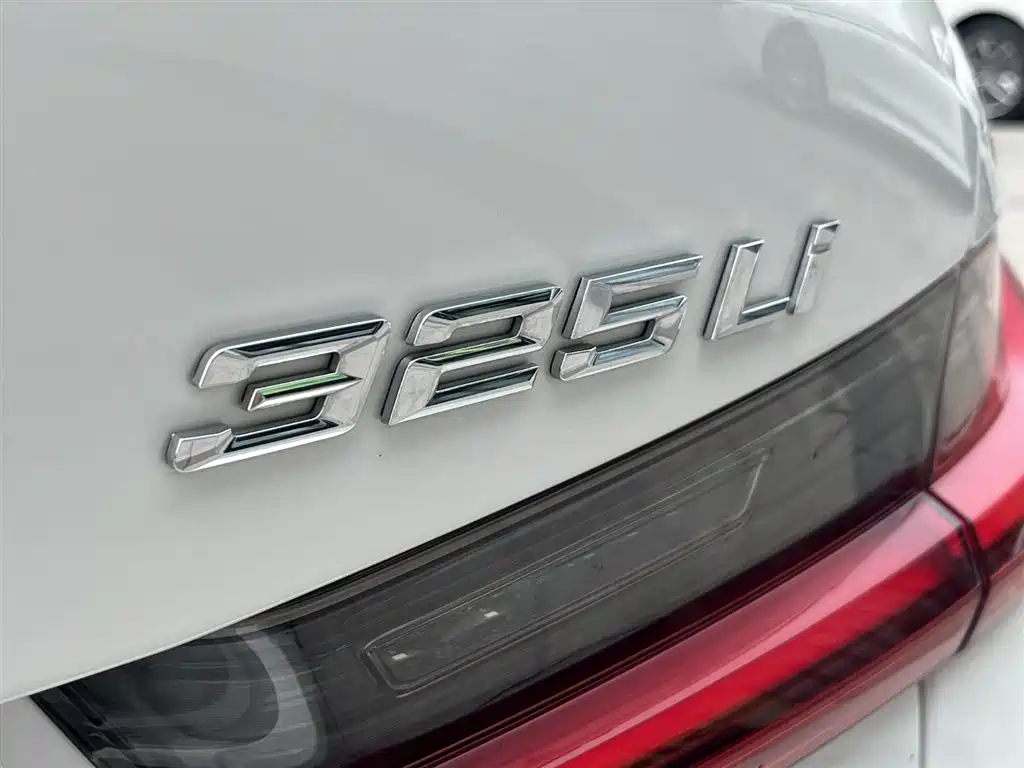 BMW 3 Series 2023 325Li M Sport Package фото 23