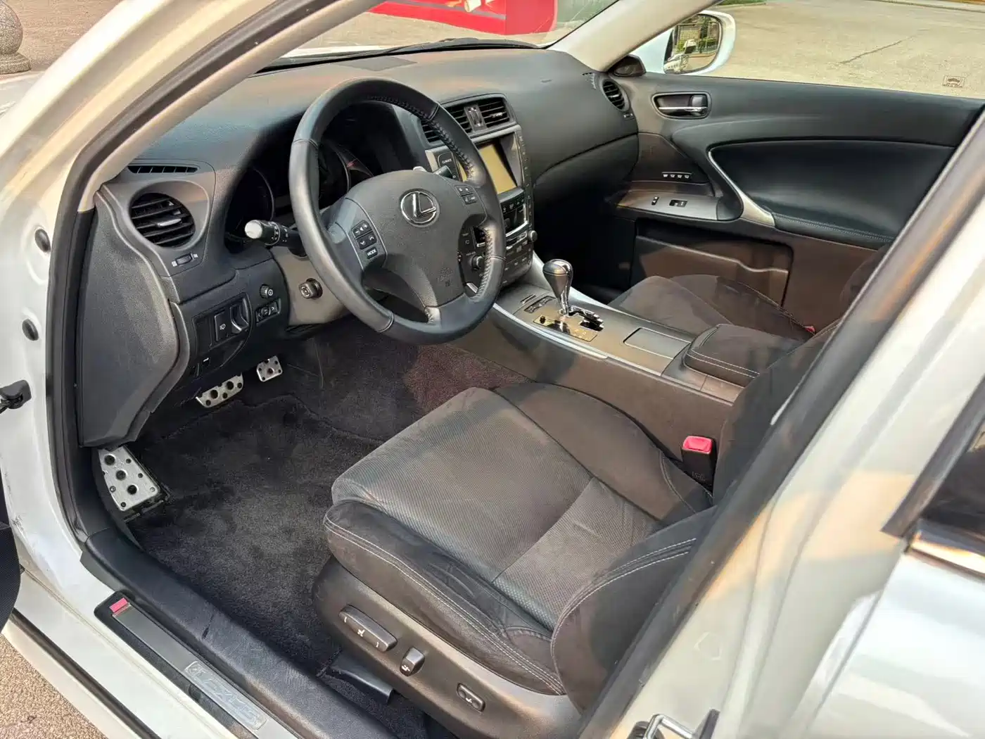 Lexus IS 2009 300 фото 6