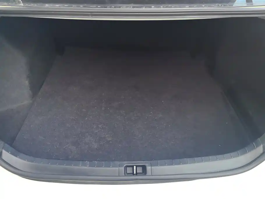 Toyota Levin 2017 Facelift 185T Manual Elite (China V) фото 4