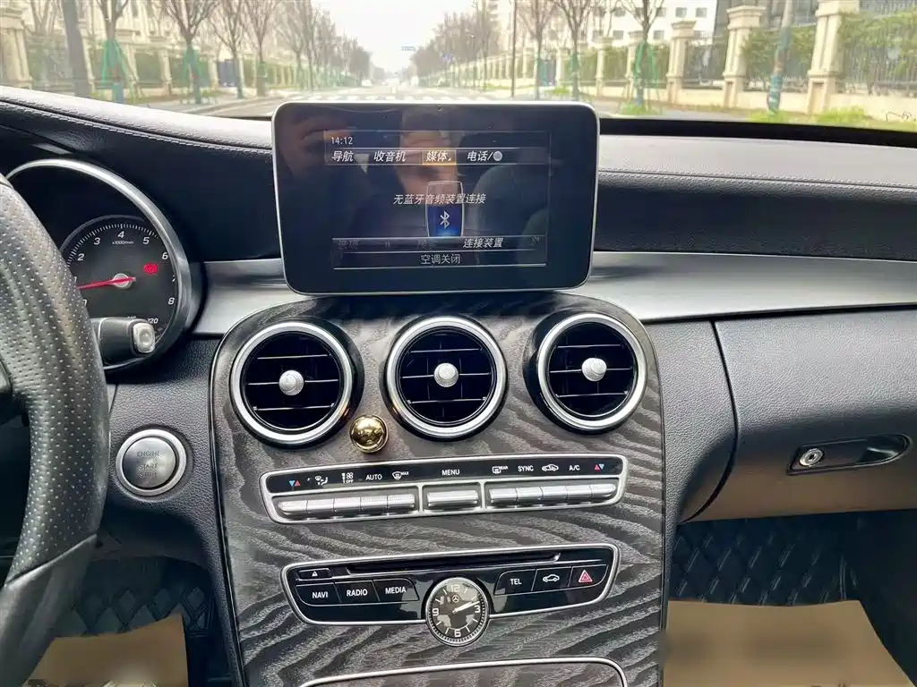 Mercedes-Benz C-Class 2017 Facelift C 200 L Sport Edition фото 16