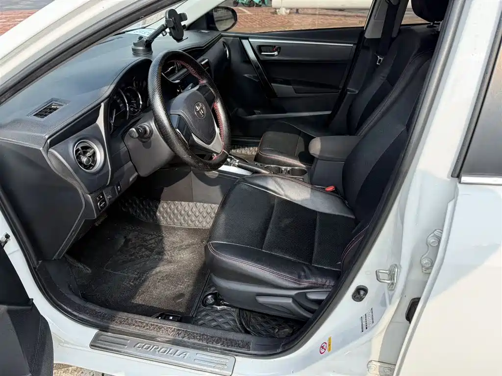 Toyota Corolla 2017 Facelift 1.2T S-CVT GL фото 6