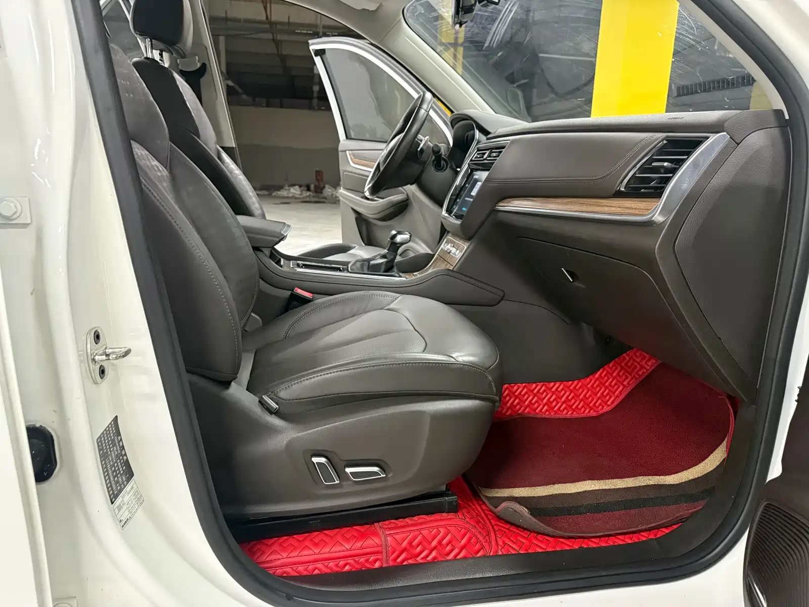Фото 7 - Roewe RX8