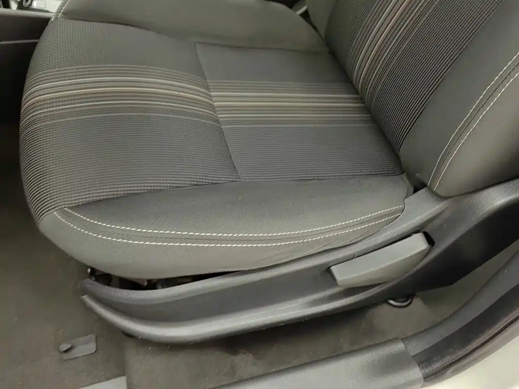 Dongfeng Aeolus Dongfeng Fengshen AX3 2016 2016 1.5L Automatic Trendy Cool Edition