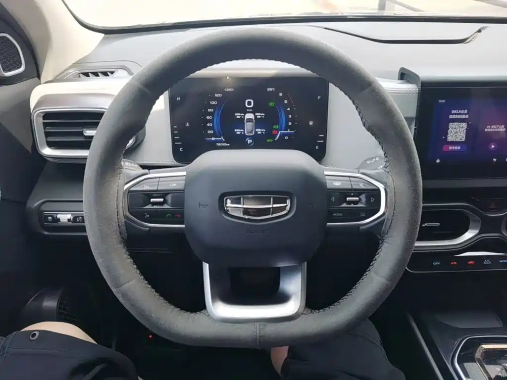 Фото 11 - Geely ICON