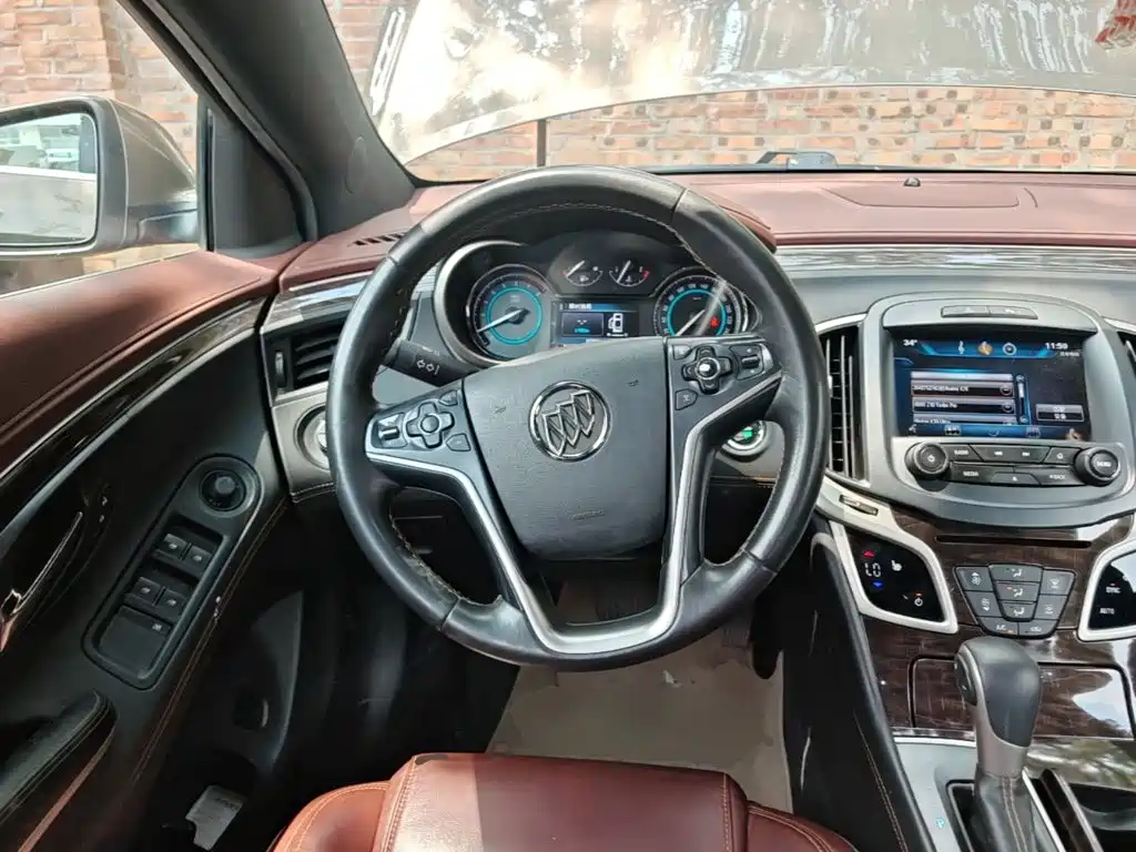 Фото 11 - Buick LaCrosse