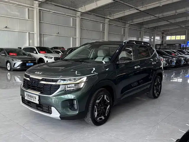 Kia Seltos 1.5L CVT, Премиум